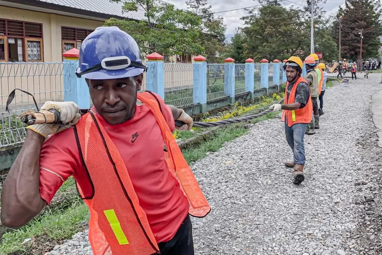 Dukungan Terhadap Proyek Pembangunan di Kalangan Orang Asli Papua