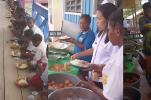 Anak Papua Senang Program Makan Gratis di Sekolah